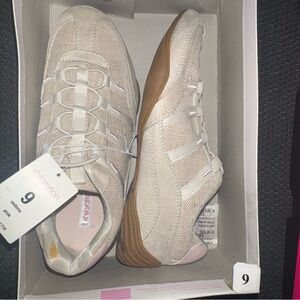 Xhilaration Women's Cream Athletic Shoes